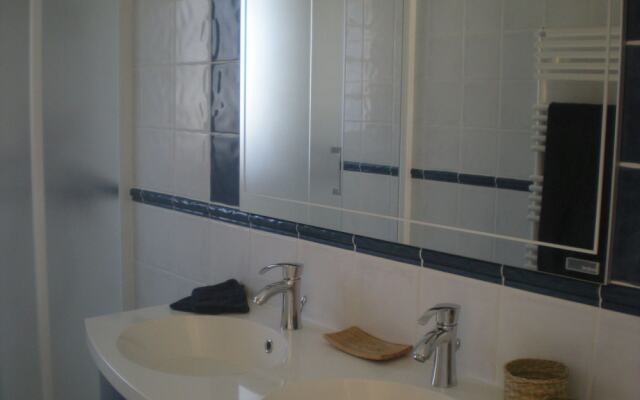 Cozy Holiday Home in Penmarch with Private Swimming Pool