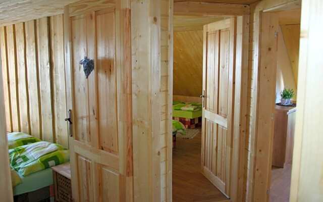 Zbojn¿a drevenica 3