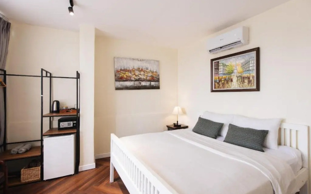 9 Hostel and Suites