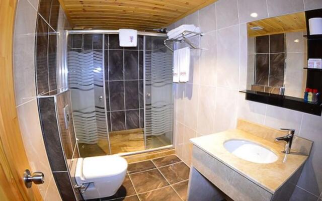 Green Palace Suite Hotel
