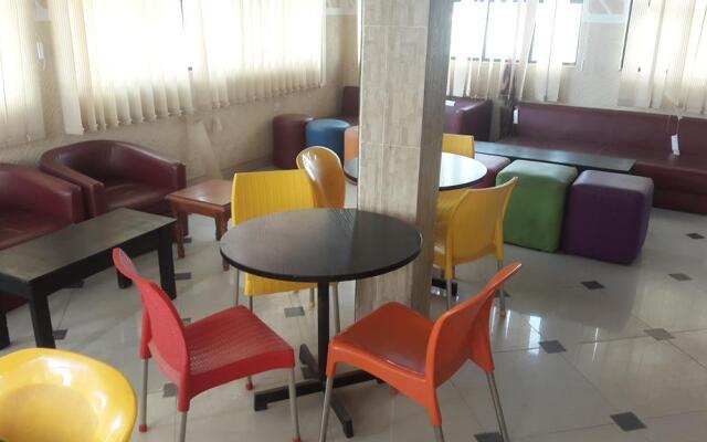 Dansaky Hotel and Suites
