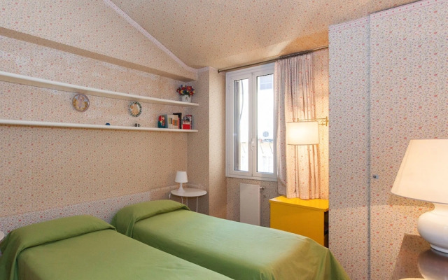 Beautiful Roman Apartment Next To Trevi Fountain