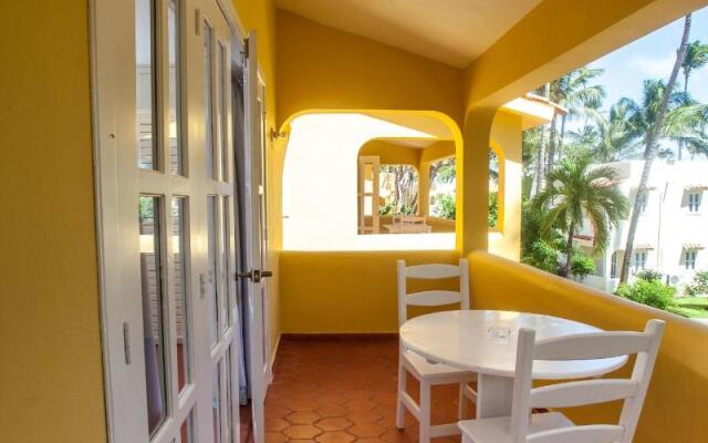 Los Corales Beach Village