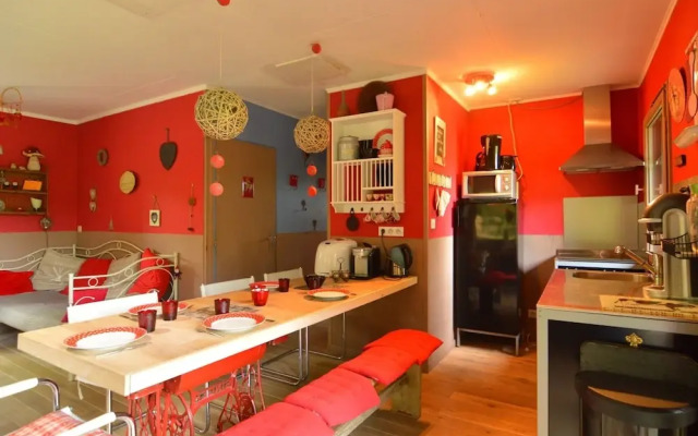 Lively Holiday Home With Garden, Barbecue, Garden Furniture