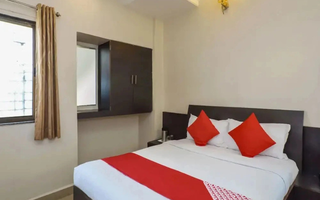Hotel Mangesh Plaza
