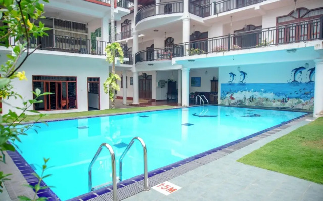 OYO 328 Machan Lanka Hotel