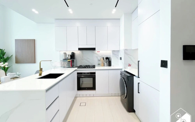 Luxury & Comfort 1B at Binghatti Amber & Balcony