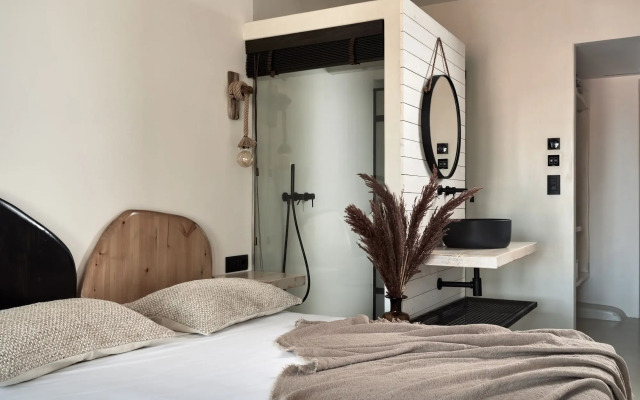 Gloria Maris Hotel Suites & Villas