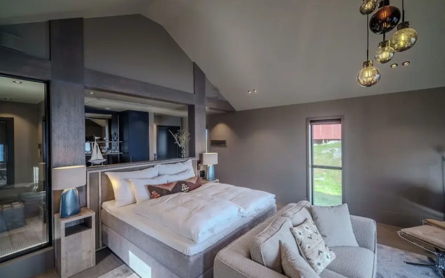Henningsvær Bryggehotell - by Classic Norway Hotels