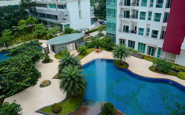 Woodland Park Residence Kalibata View Swimming Pool