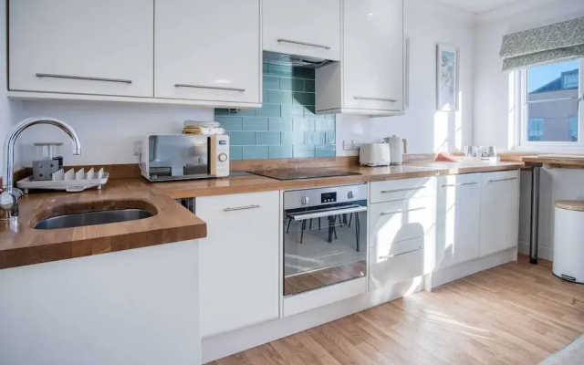 The Nook North Beach - 1 Bedroom Apartment - Tenby