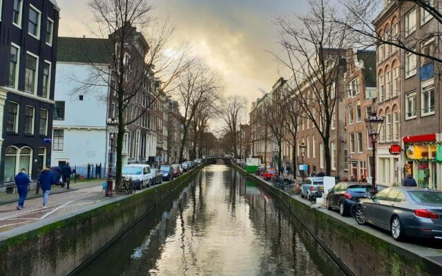 Houseboat Amsterdam - Room with a view