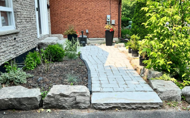 Tranquil & Cozy 30 min to Toronto ~ Backyard ~ Pkg