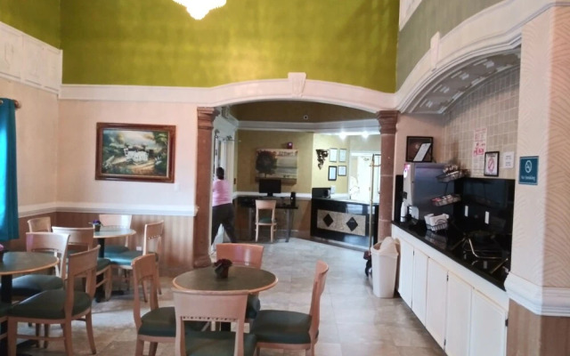Deluxe 6 Inn & Suites