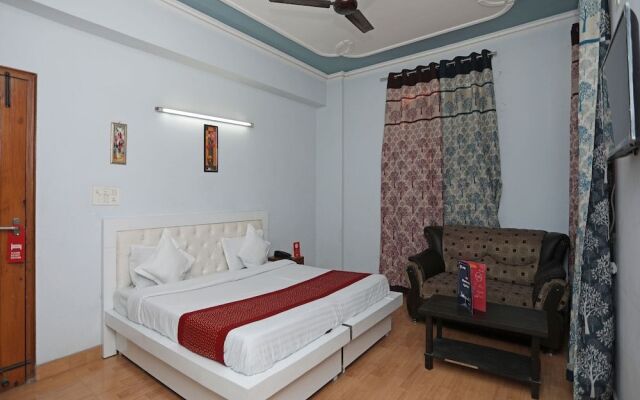 OYO 12502 City Hotel