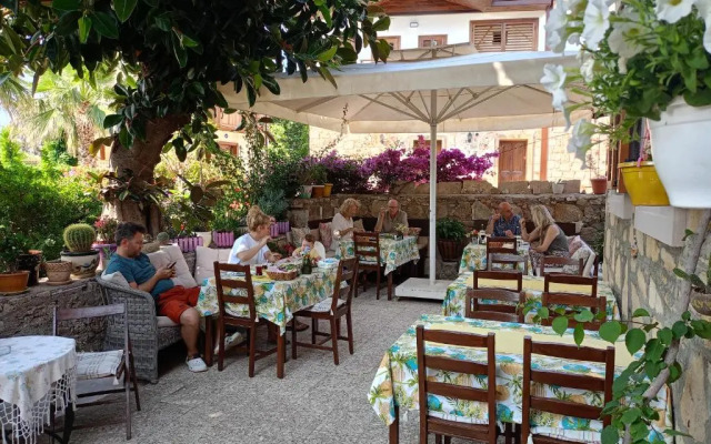 Yukser Hostel