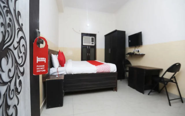 OYO 44000 The Nest - Knowledge Park