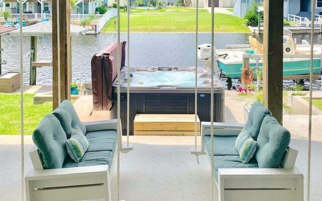 Canal-Front - 3 Br Home