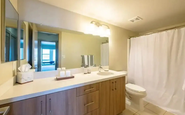 Luxury Space In the Marina