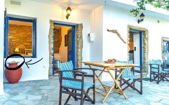 The Pomegranate House, 5 mins to Batsi Bay