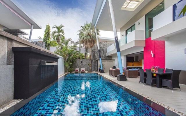 Chic and Modern 3BR Pool Villa Kloua