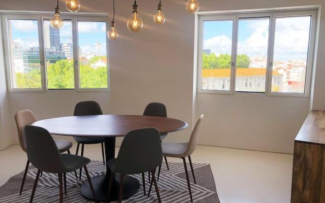 Architectural poetry in an unique 3bdrs view flat