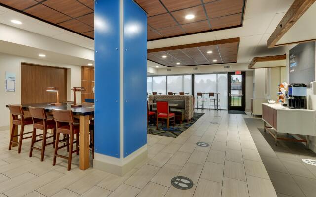 Holiday Inn Express & Suites Troy, an IHG Hotel