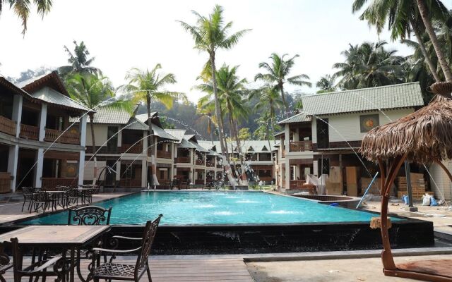 Sandyy Wavess Beach Resort