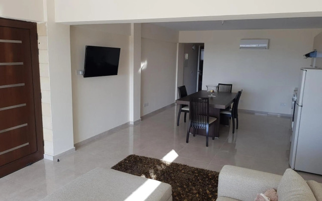 JOANNA SUNSET APTS Pomos