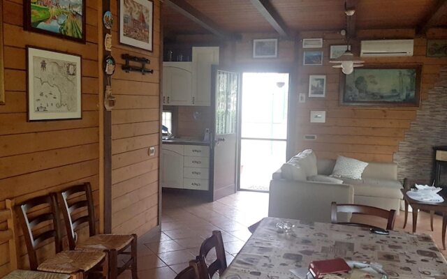 House with One Bedroom in Sant'Antonio Abate, with Wonderful Mountain View, Enclosed Garden And Wifi - 5 Km From the Beach