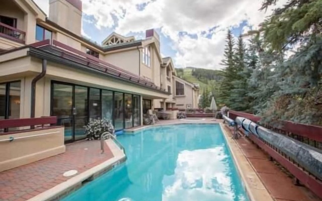 Strawberry Park Ski-in Ski-Out Condo by RedAwning