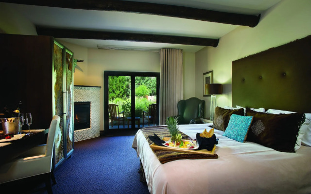 El Monte Sagrado Living Resort & Spa