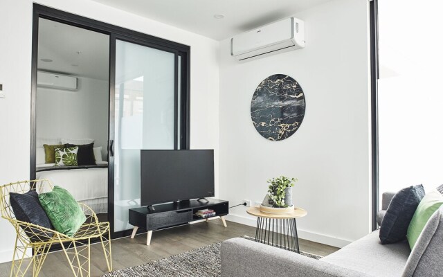 The Marc 201: A Splash of Emerald - Rejuvenate stays