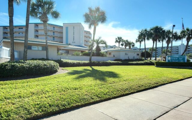 Holiday Surf And Racquet Club 216