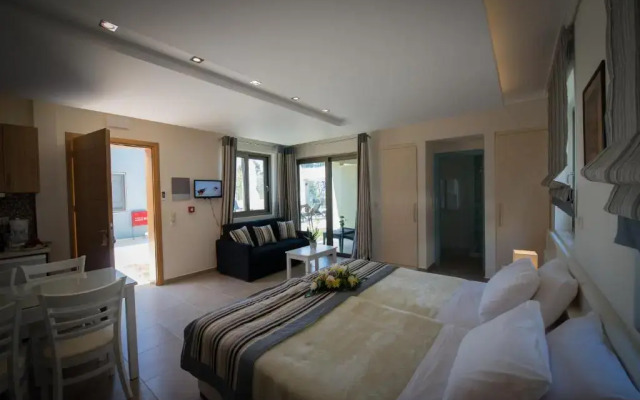 Mantinia Bay Hotel