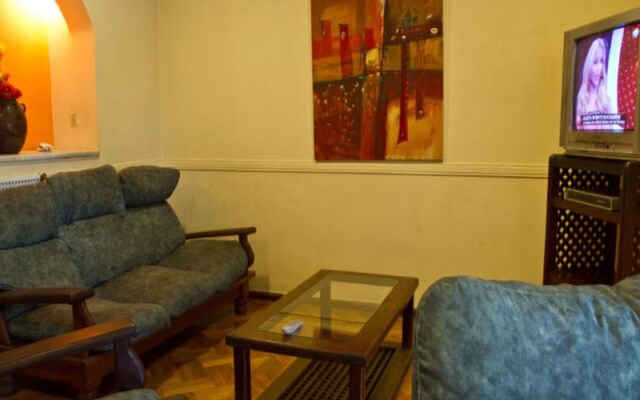 Alamo Hostel & Suites