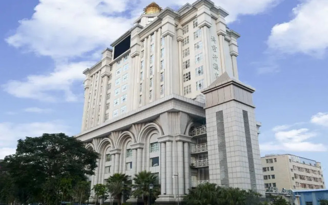 Vienna International Hotel (Guangdong Fenggang Bus Station)