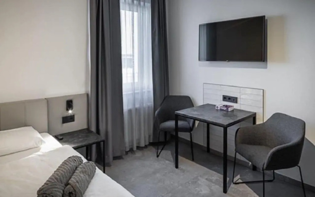 Home & Work Apartments