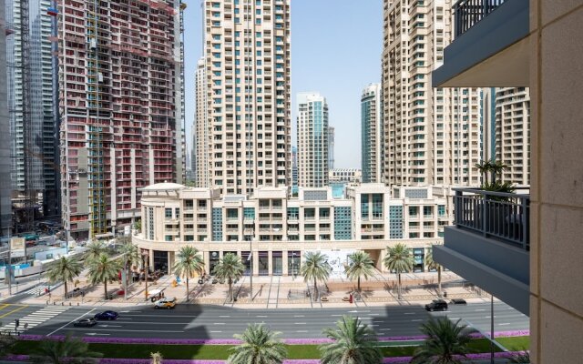 State Of The Art 2BR Apartment in Downtown Dubai