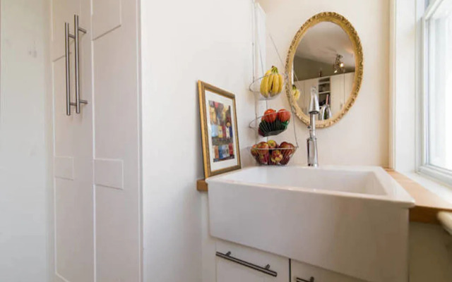LM Stays - Nelson Street Apartment