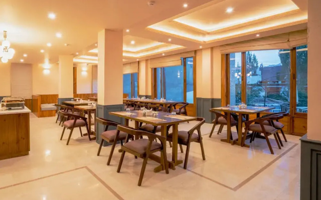 Hotel Zimskhang Villa