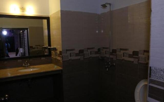Gulberg Continental Hotel
