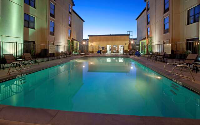 Hampton Inn & Suites El Paso-Airport