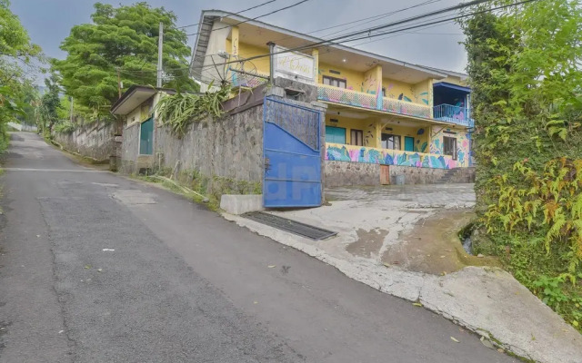 Villa d'Oasis 2 Puncak Mitra RedDoorz