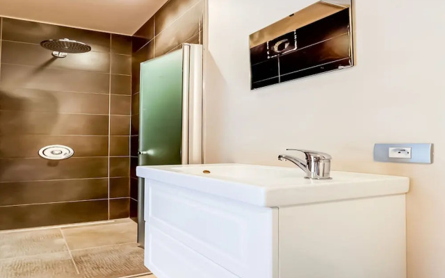 Modern Holiday Home in Avelgem with Sauna & Hot Tub