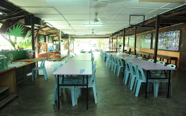 Capital O 90665 Countryview Recreation Park & Resort - Hostel