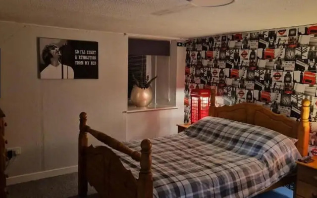 High Street Apartment Getaway in Inverurie