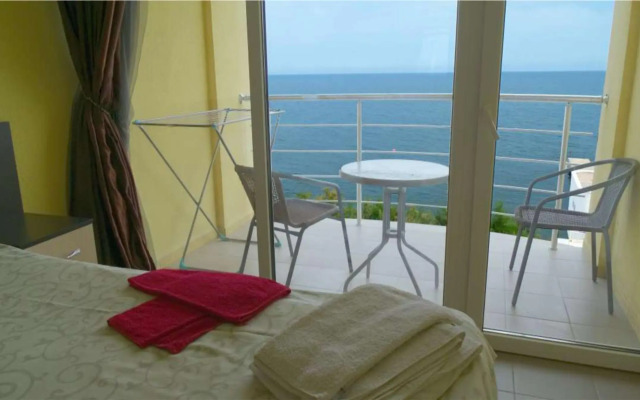 Legenda gostinitsa (Alushta)