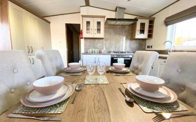 Inviting 3-bed Lodge Tattershall Lakes, Lincoln