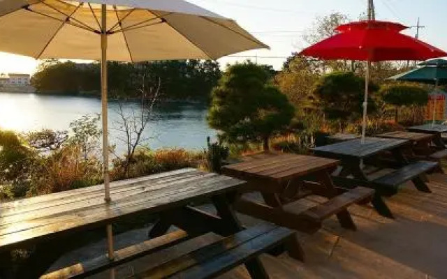 Buan Badatgaui Chueok Pension